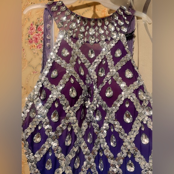 S-XS dress made from beautiful jewels. - Picture 4 of 6